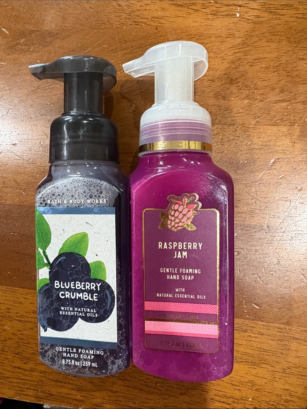 Bath and body works foam set in blueberry crumble and raspberry jam